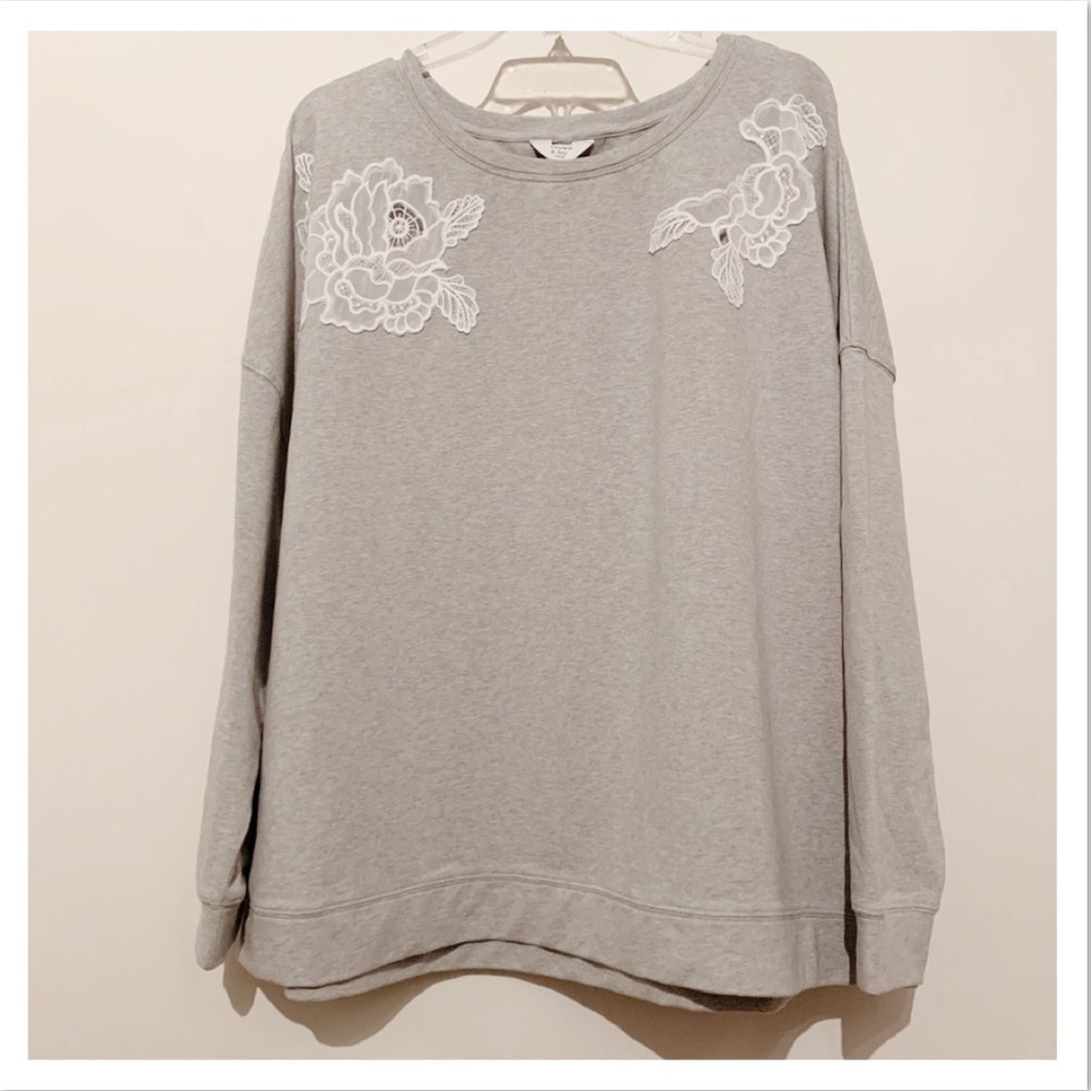 CROWN & IVY Gray Drop Shoulder Top Floral Appliqué